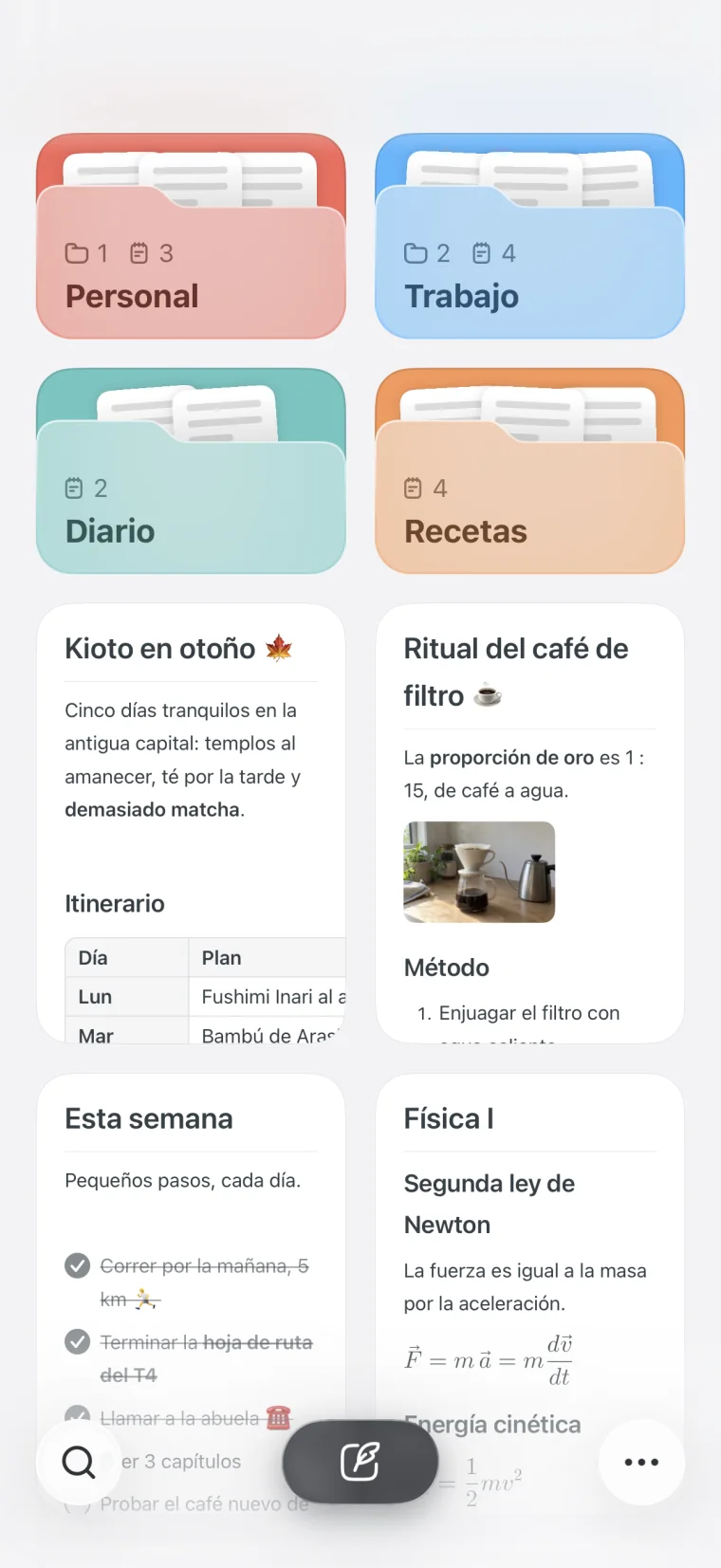 Noto en iPhone, con carpetas de colores sobre una cuadrícula de notas